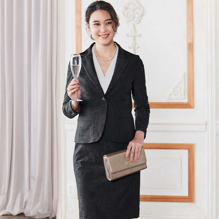 New tailored jacket! A classic with a twist of elegance