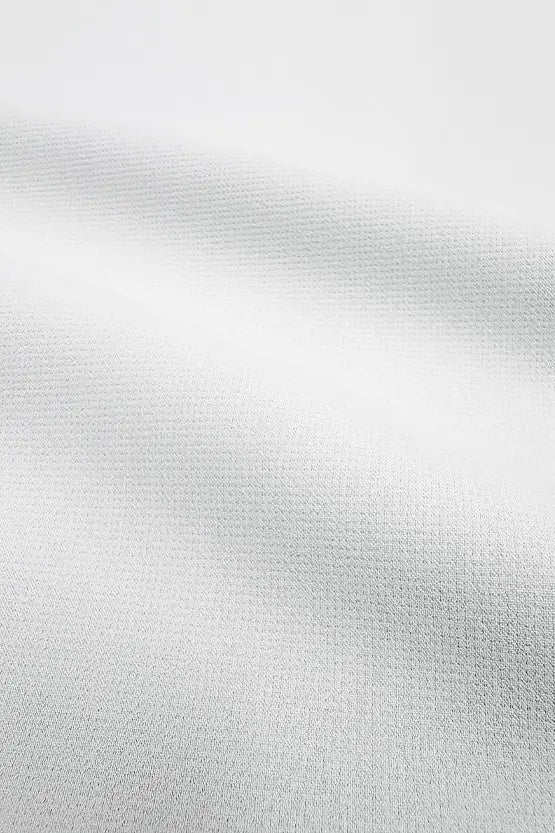 Unwavering dignity even in midsummer. Active Cool