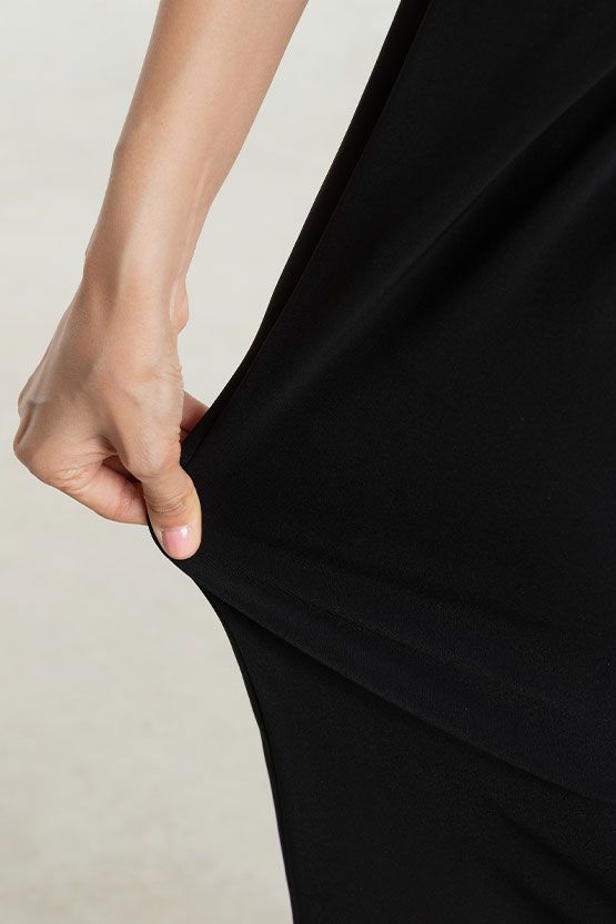 All-Season Material: Ice Gray X Black Docking Shell Dress