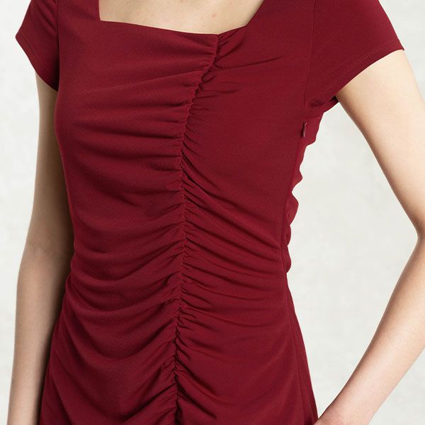 Glamorous hourglass silhouette