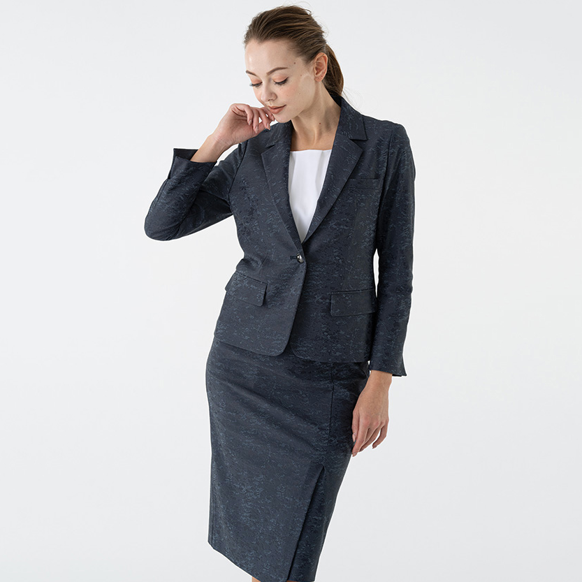 Basic colors make it perfect for ceremonies and business occasions.