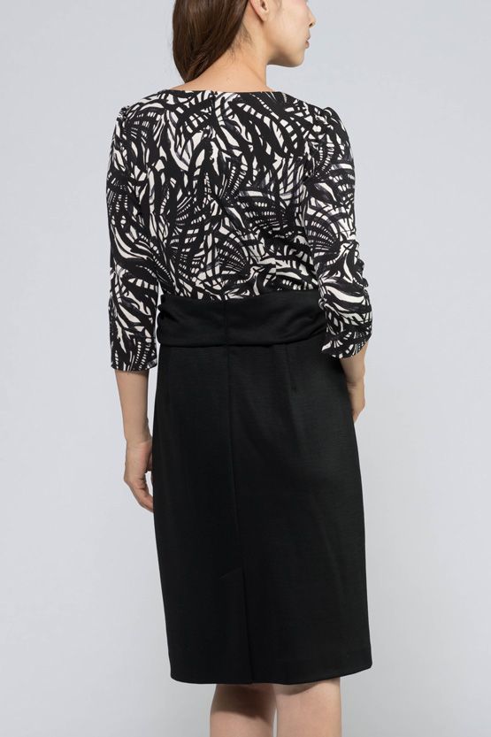 Monotone Leaf Piping Dress