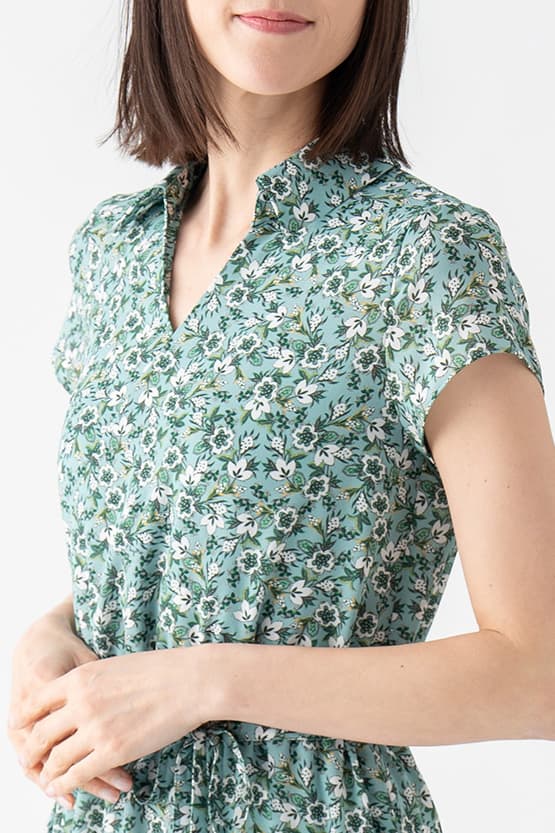 Stretch Chiffon: Green Petite Flower Collared Cache-Coeur Chiffon Long