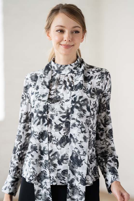 Gray Nuance Flower 2-Way Bowtie Blouse