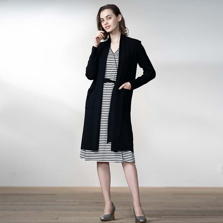 Tighten up with black and style your office work style neatly.