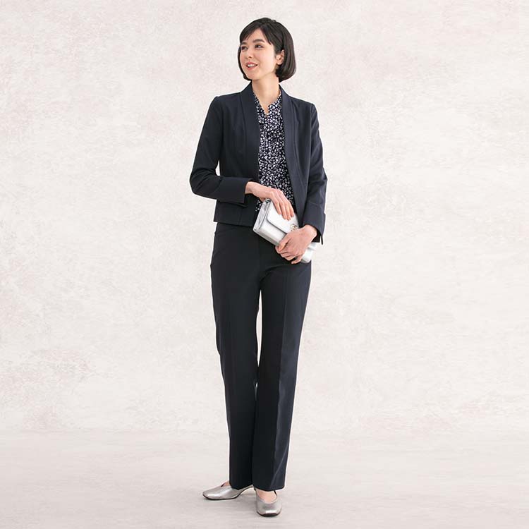 A sophisticated navy with gorgeous frills