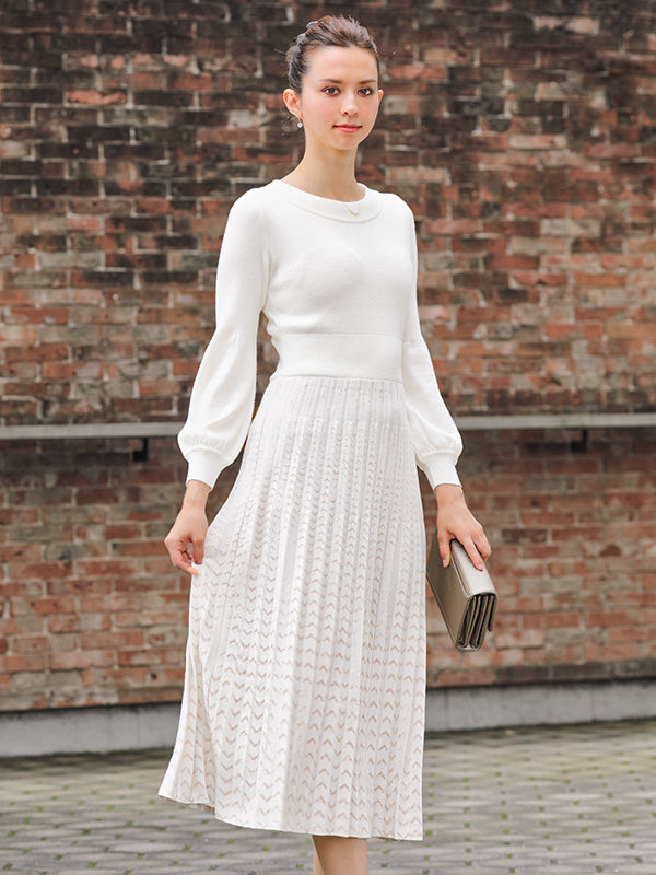 Washable Knit: White X Beige Docking Pleats Knit Dress