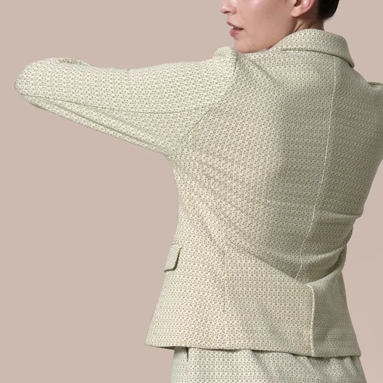 Amazingly stretchy, lightweight jacquard revolution