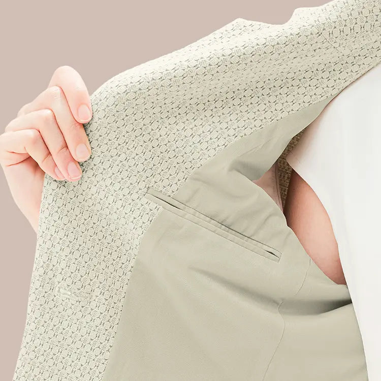 Hands-free reception with four pockets