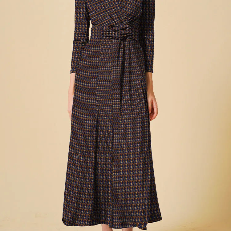 It makes your body look three-dimensional and also has a great slimming effect!