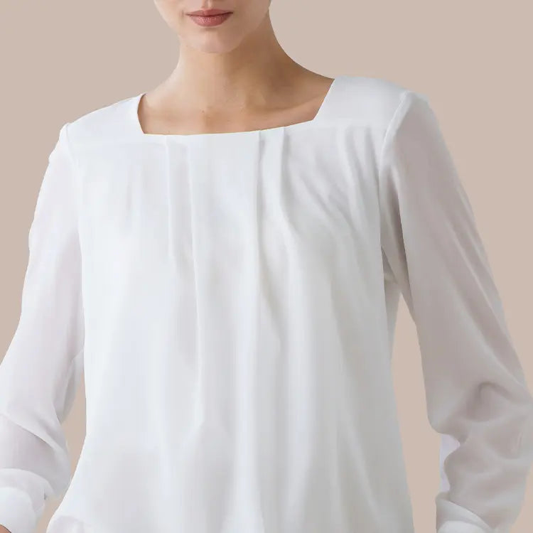 The round neck adds a touch of glamour to your face