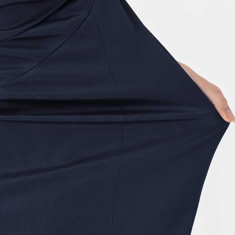 Warm jersey keeps your skin warm and moisturized during the dry autumn and winter seasons.