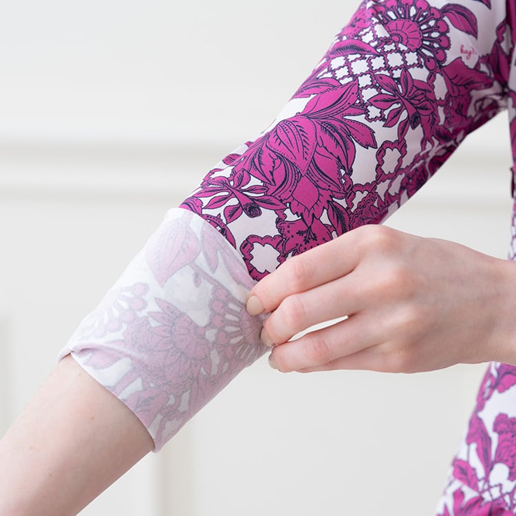 A must-have for fall and winter! <br>Beautiful sheen <br>Washable brushed-back jersey