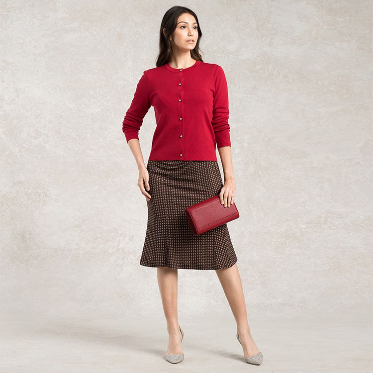 Pair with juicy red for vibrant glamour