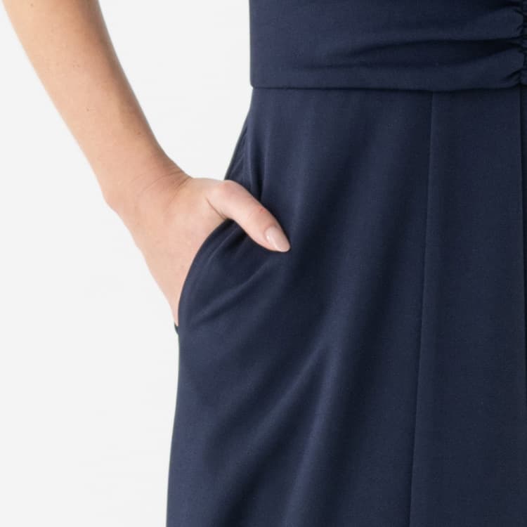 Minimalist seam pockets