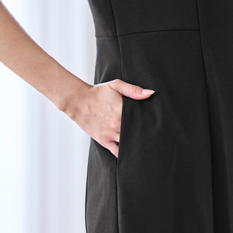 Minimalist seam pockets