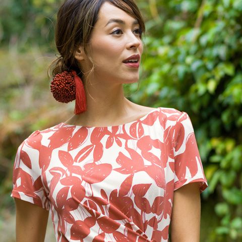 Feminine boat neck