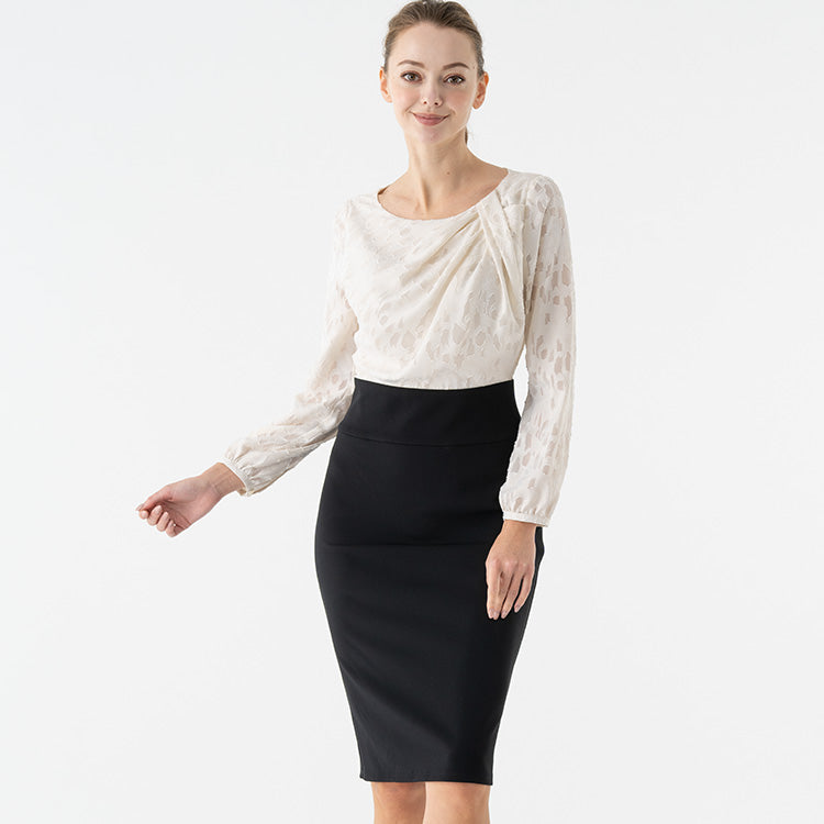 The skirt part is stretchy for both comfort and shape-adjusting properties.