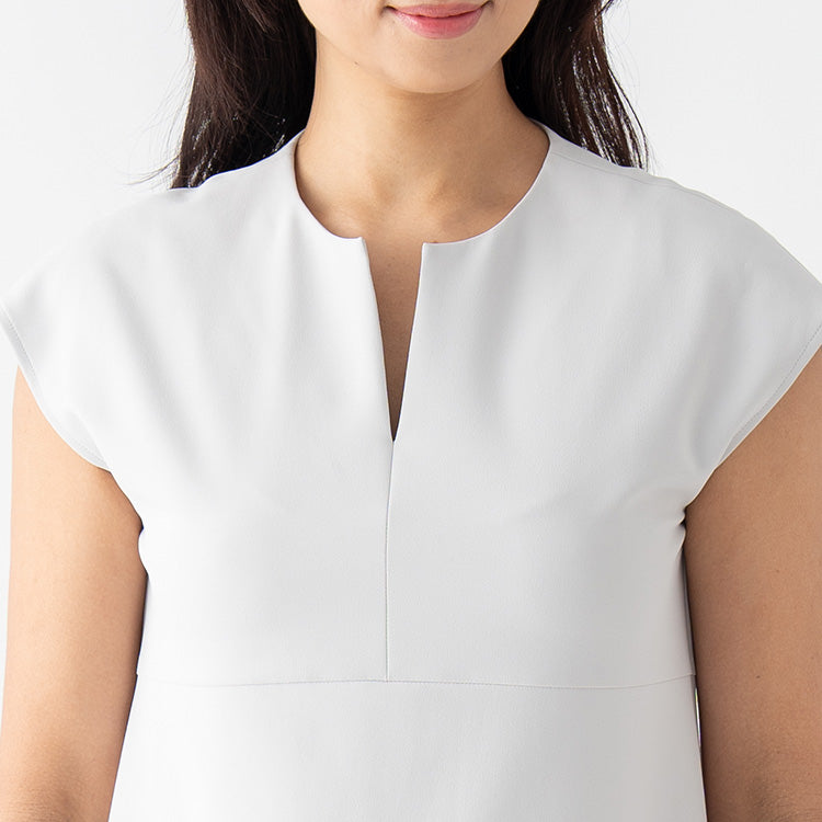Nuanced Neckline