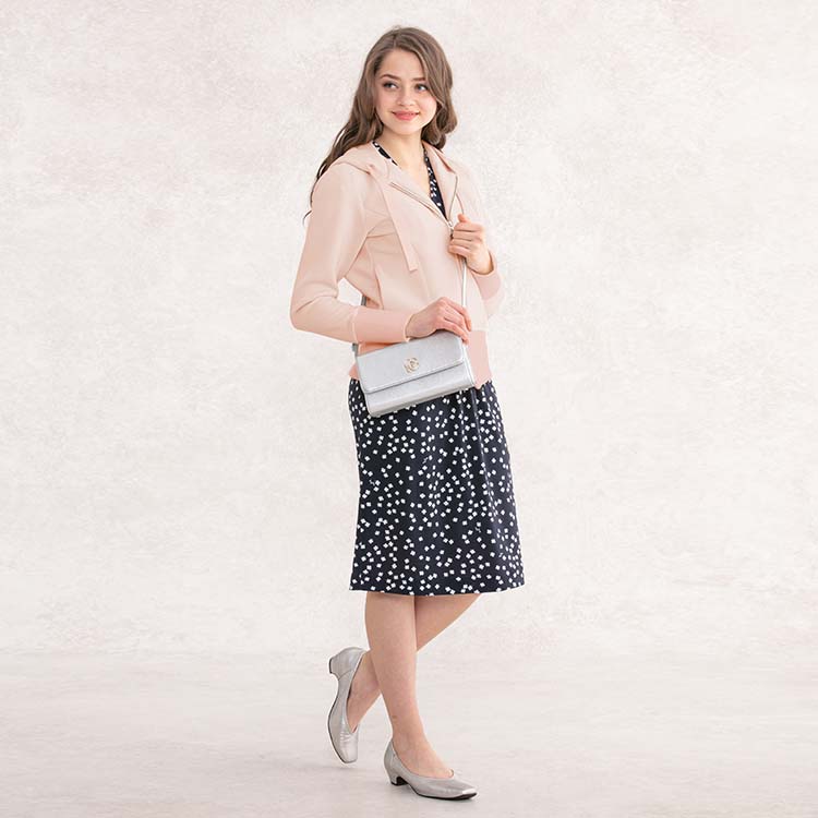 Don't forget elegance<br>Luxurious casual for adults