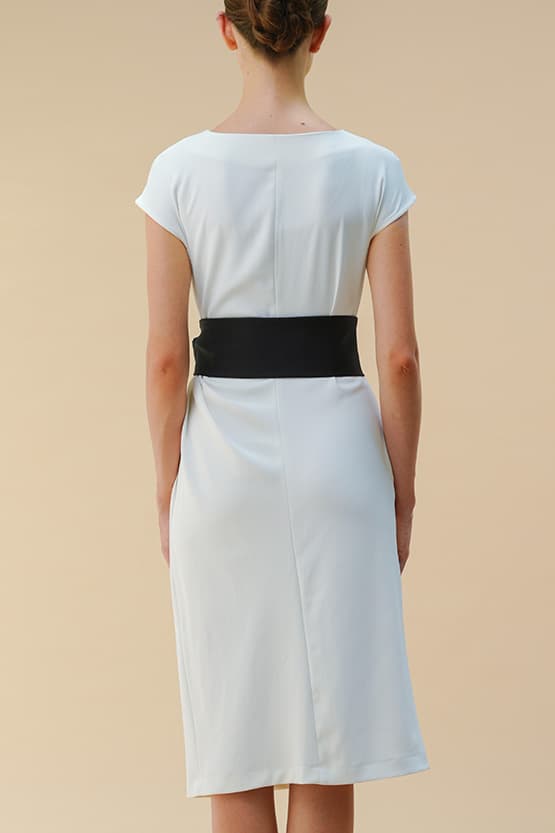 Anti-see-through: T-dress with sash