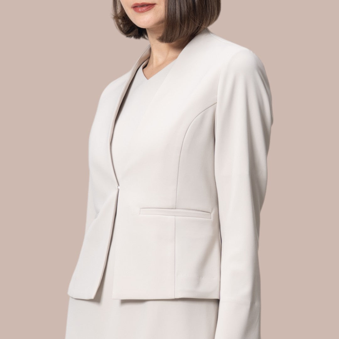 Minimal and Sharp<br>Collarless Jacket