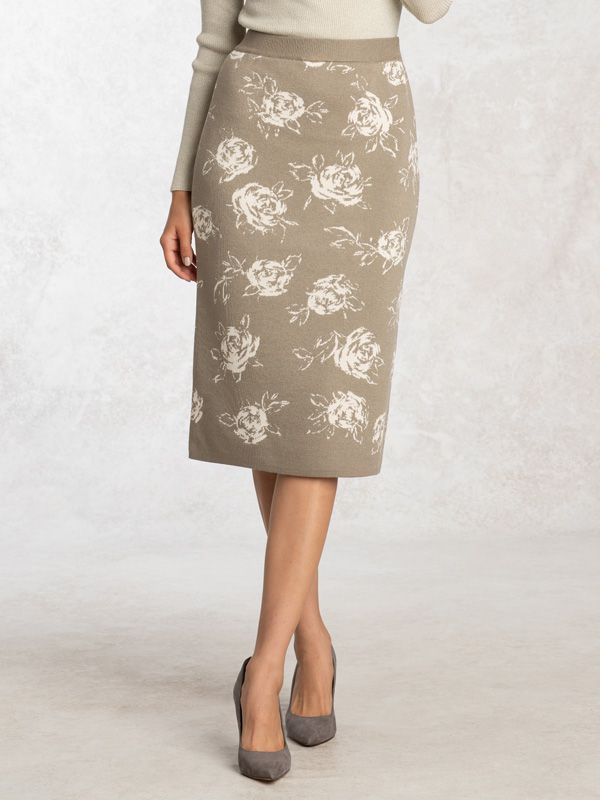 Setup: Sepia Rose Knit Skirt
