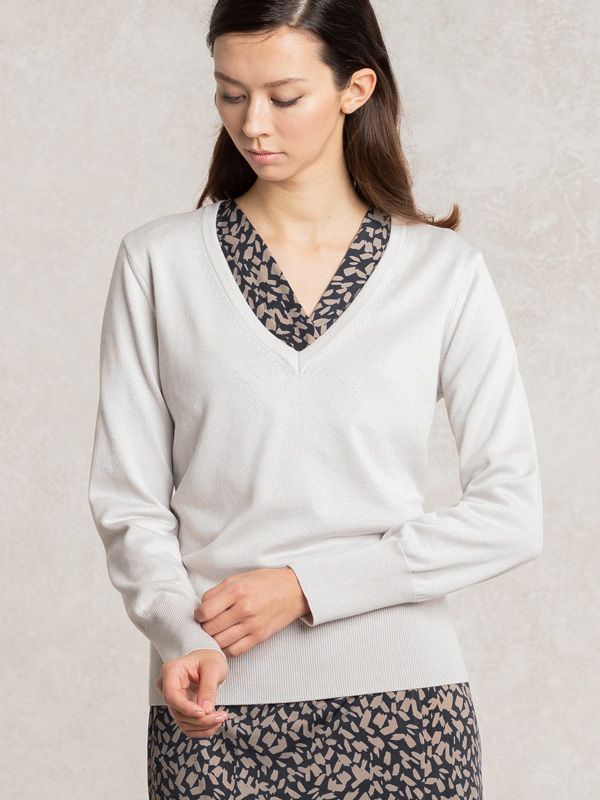 Light Gray V-Neck Knit Pullover