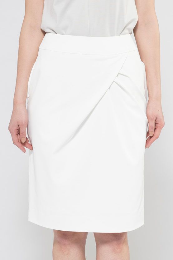 Shell White Design Tuck Skirt