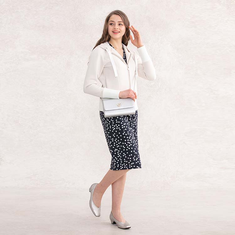 A high-quality hoodie for sophisticated, sophisticated casual style