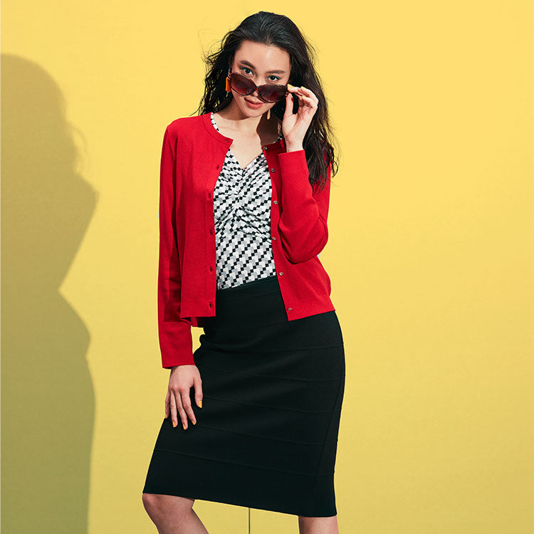 ADD A TOUCH OF VIBRANCE WITH JUICY RED