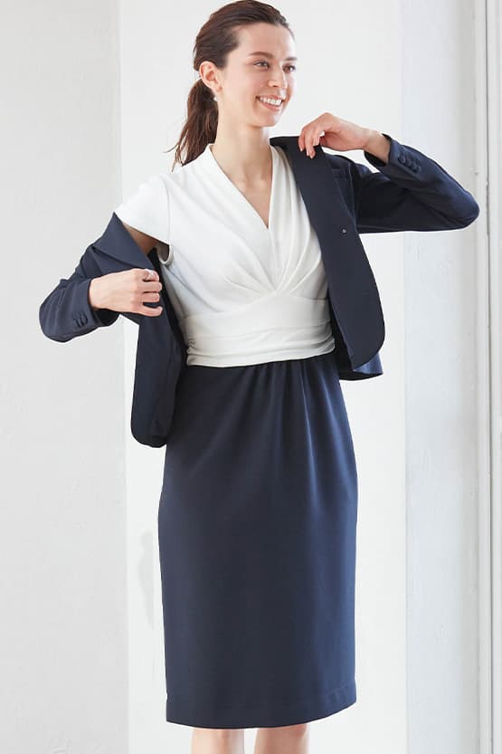 All-Season Material: White X Dark Navy Docking Shell Dress