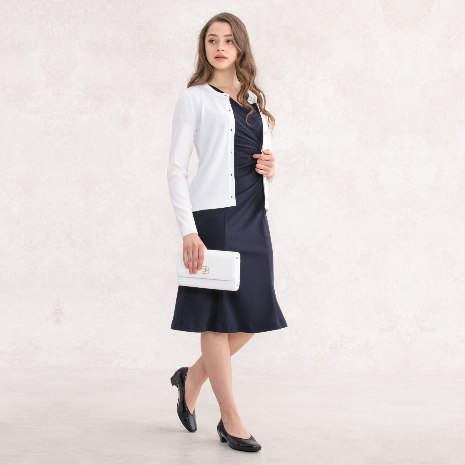Navy and white for a classic style