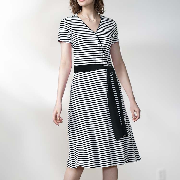 Fit and flare for a three-dimensional look