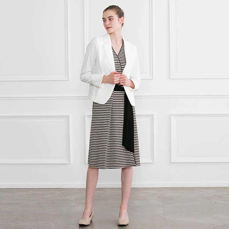 White jacket for online meetings