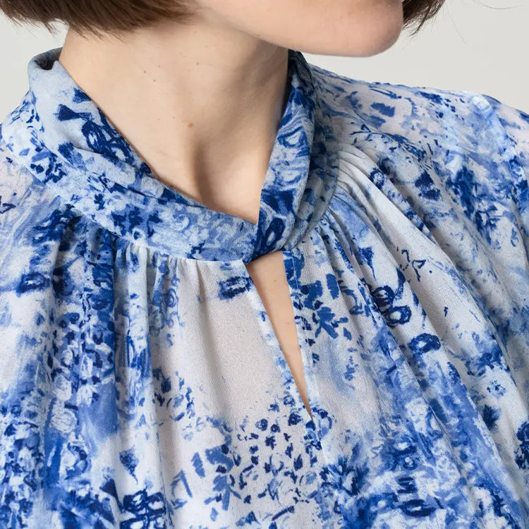 Flattering Neckline