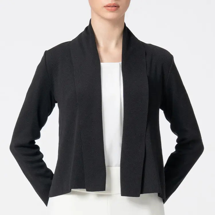 A line cardigan that blends naturally with any outfit