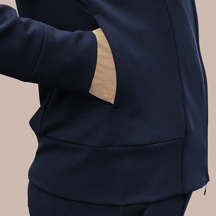 Sophisticated minimal seam pocket