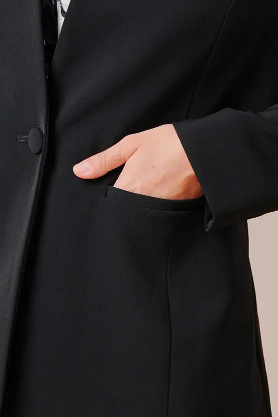 Smart Stretch:Black No-Curl Long Jacket