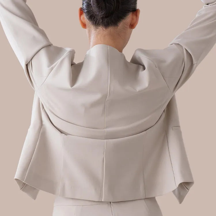 Astonishing elasticity that elegantly embraces your body with effortless comfort