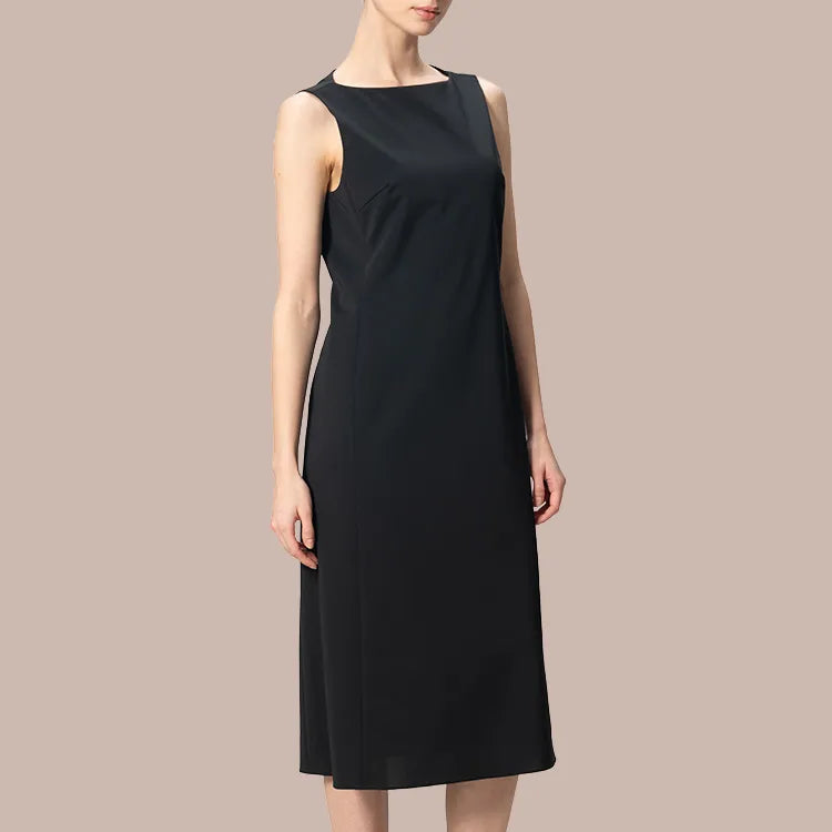 A minimalist dress you can wear anywhere - a surefire favorite!