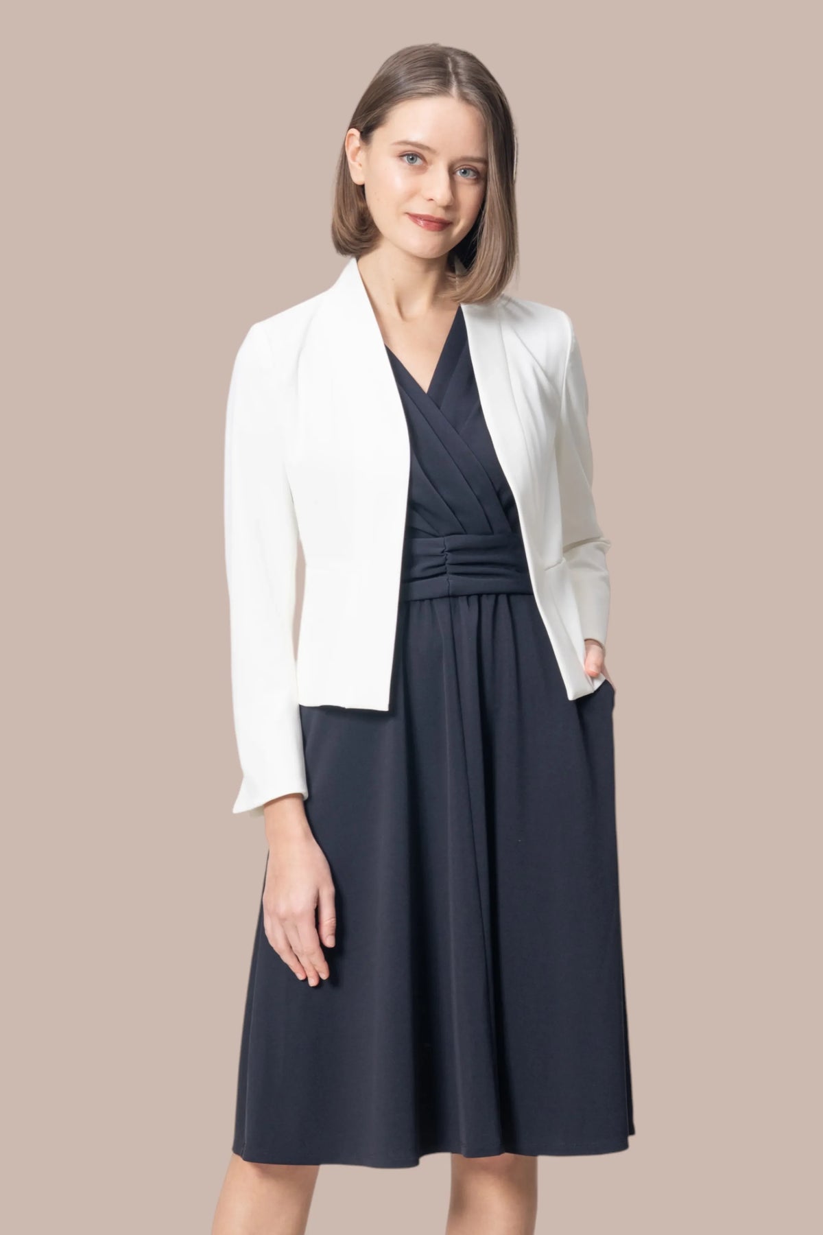 Strong twist stretch, cool to the touch: Marilyn dress