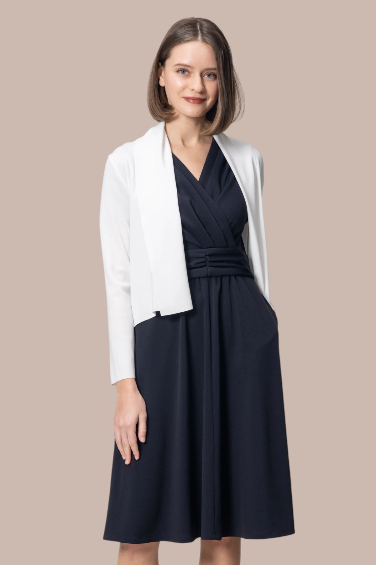 Strong twist stretch, cool to the touch: Marilyn dress