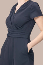 Strong twist stretch, cool to the touch: Marilyn dress