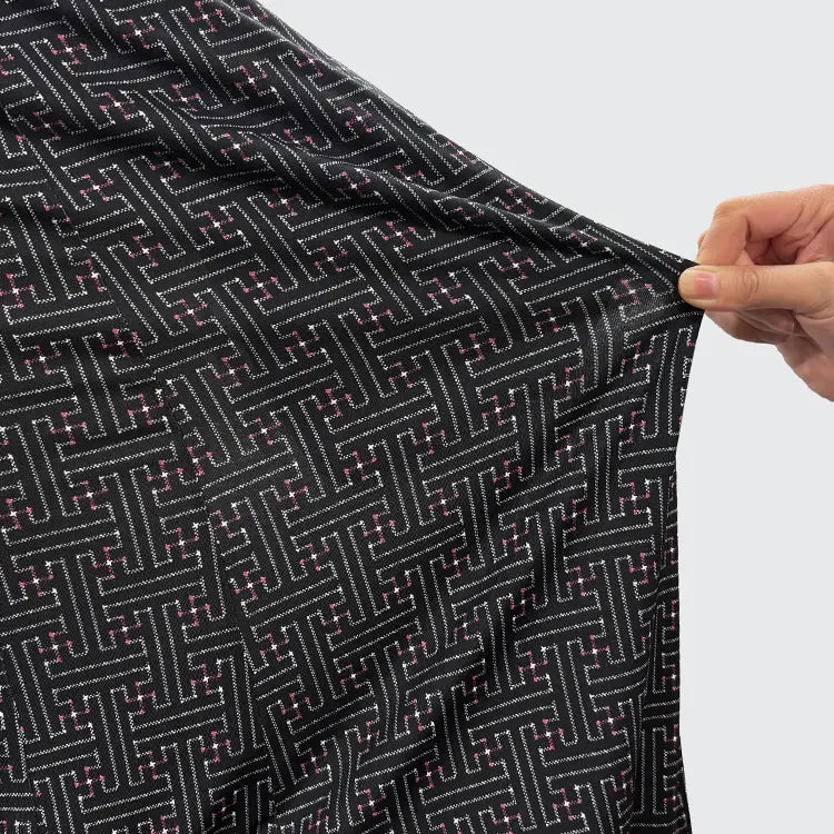 Retains body heat to keep you warm