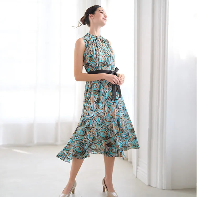 Exquisite mermaid A-line silhouette that gracefully sways with every step, radiating elegant presence