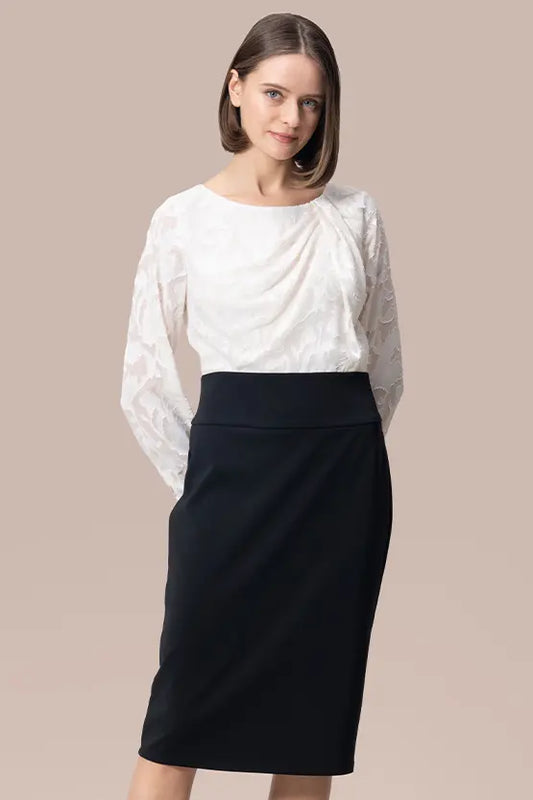 Cut Jacquard x Space Material: White X Black Decollete Tuck Dress