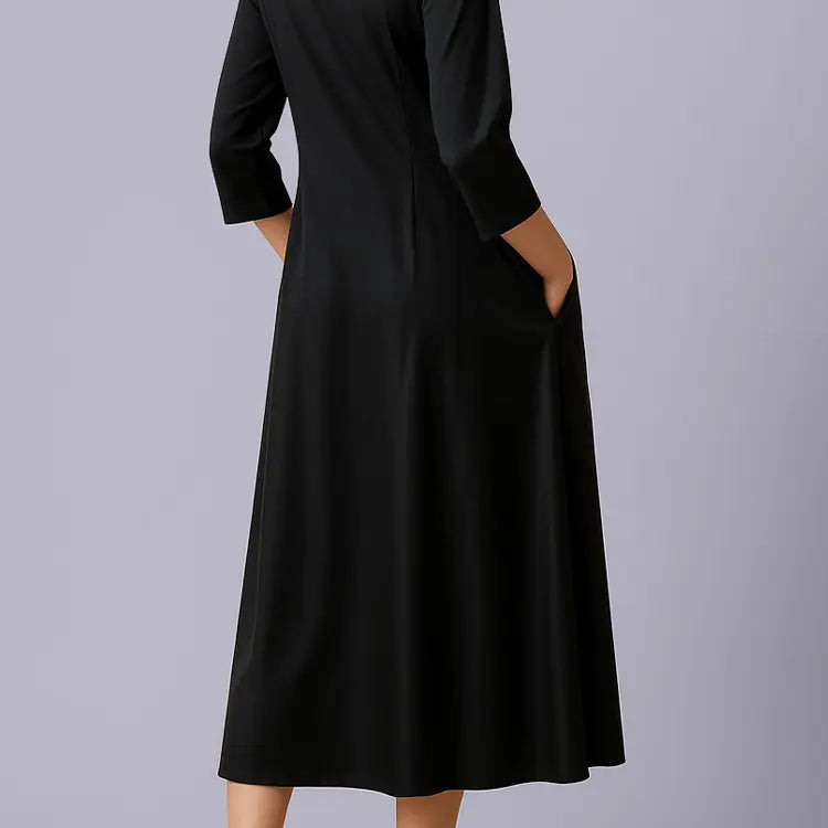 Exquisite warmth and comfort in a sophisticated silhouette-enhancing essential