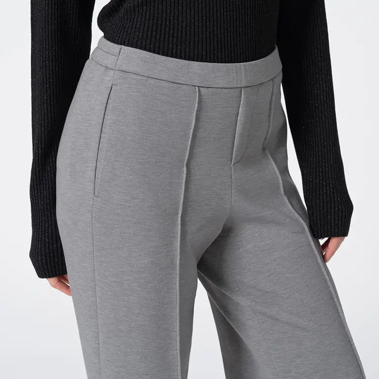 A refined silhouette that doesn't feel like an elastic waist