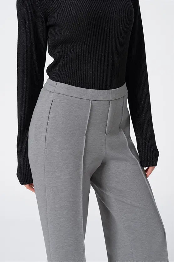 Marshmallow Tech: Straight Wide-Leg Pants